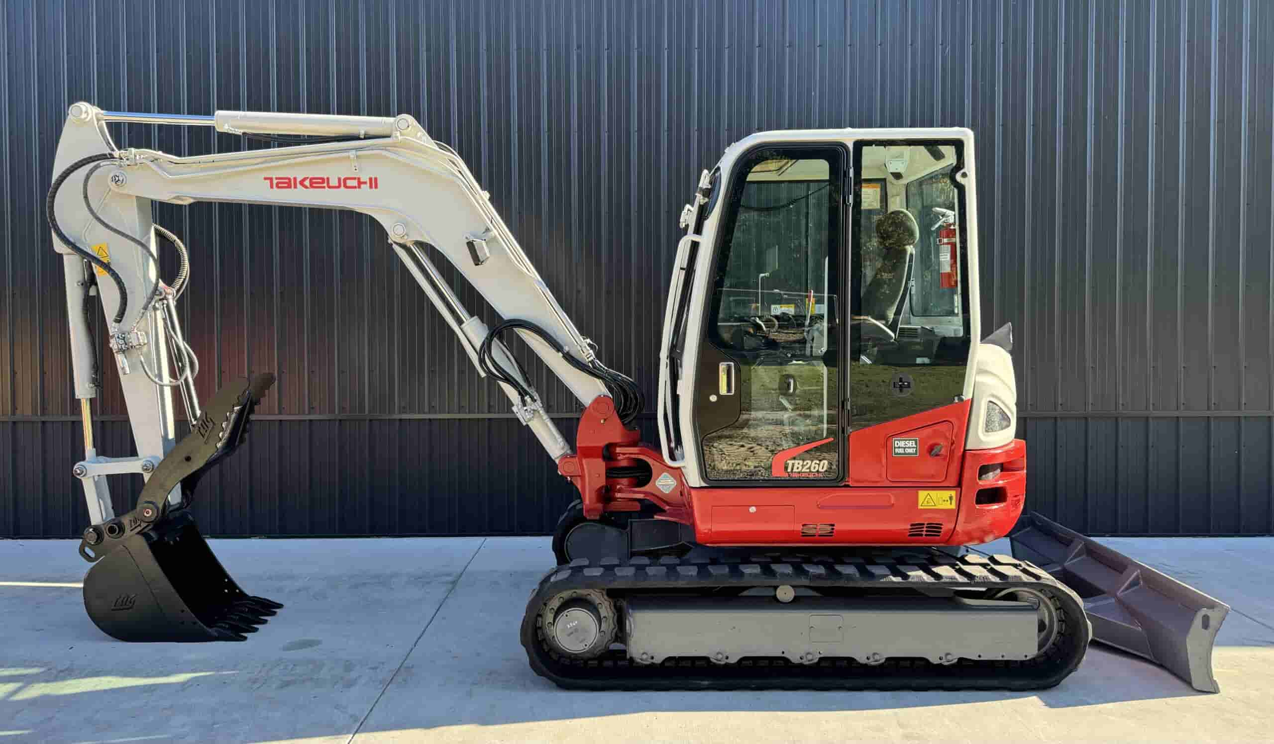 2018 TAKEUCHI TB260
